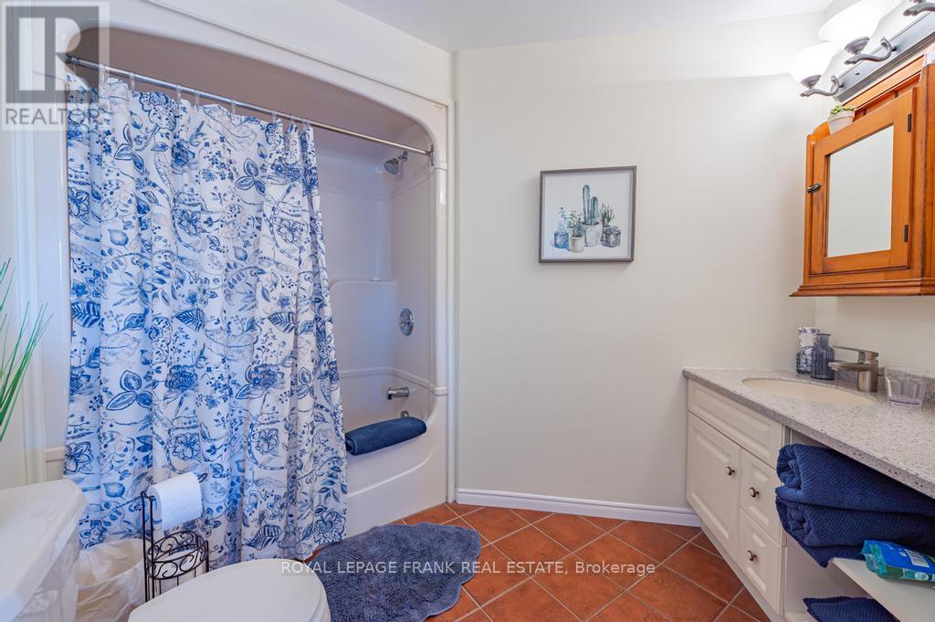 36 SOUTHSHORE ROAD Kawartha Lakes (Emily)