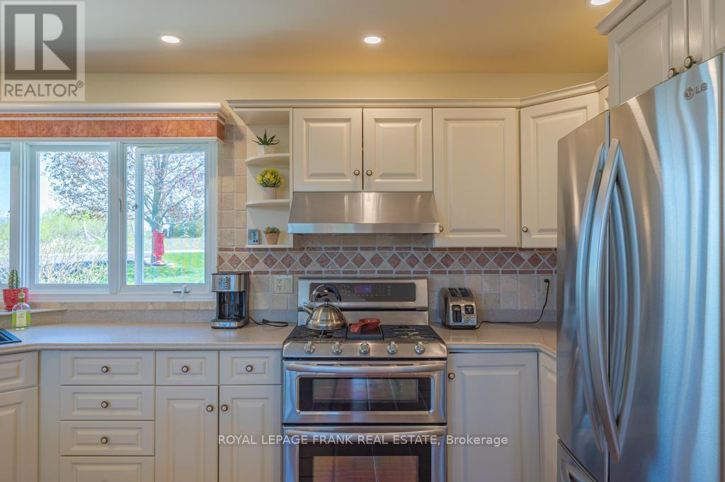 36 SOUTHSHORE ROAD Kawartha Lakes (Emily)