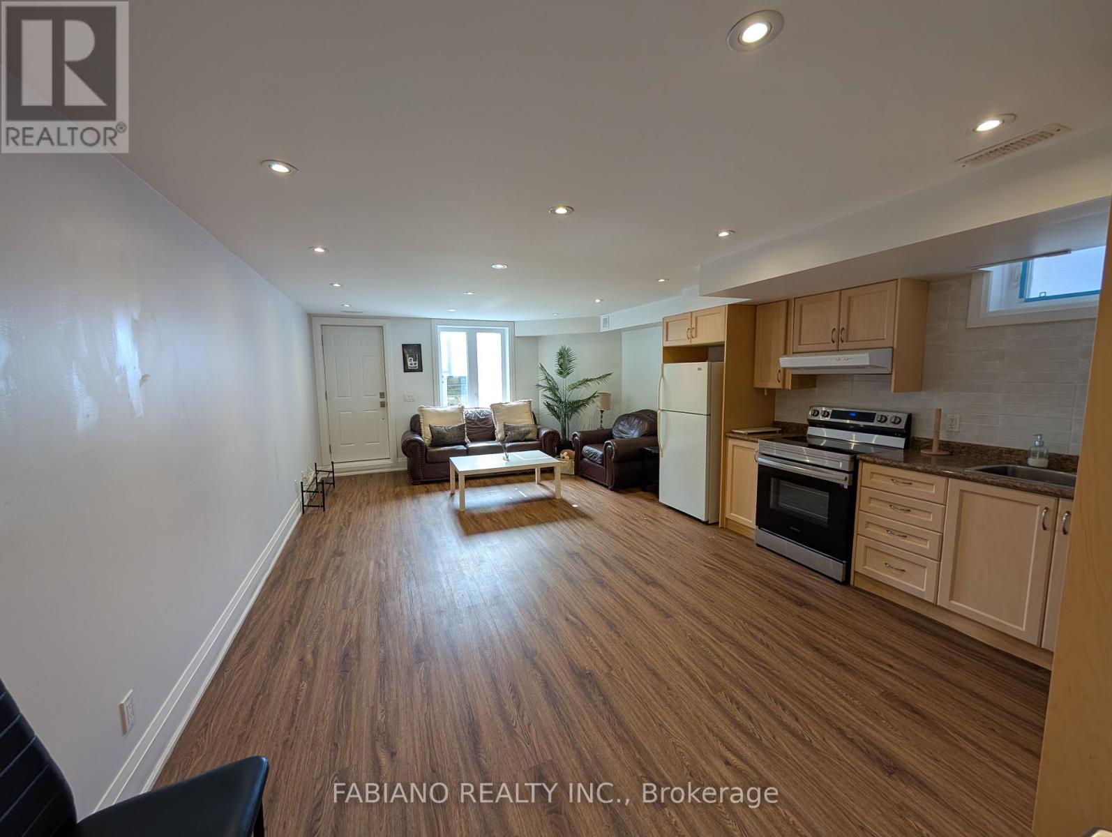 Lower - 1036 Dovercourt Road, Toronto, Ontario  M6H 2X8 - Photo 4 - W12029945