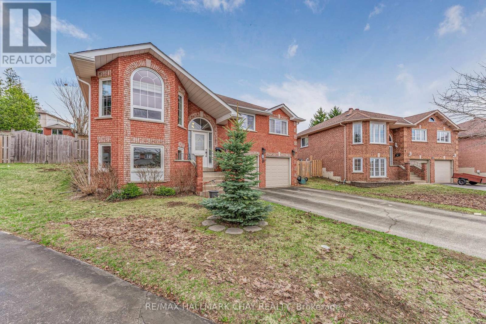 Property at 11 WATSON COURT image 3