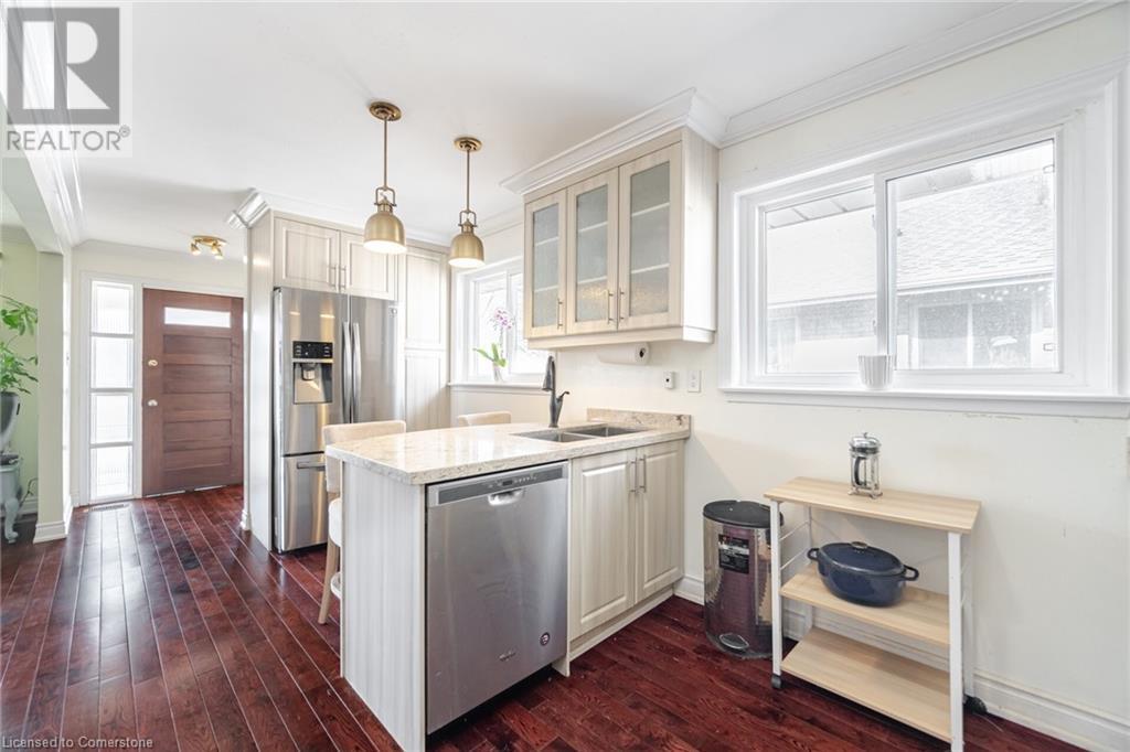 Property at 2426 PADSTOW Crescent image 4