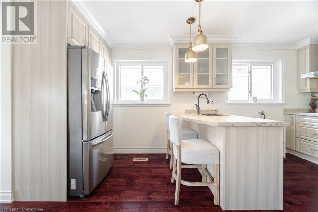 Property at 2426 PADSTOW Crescent image 5