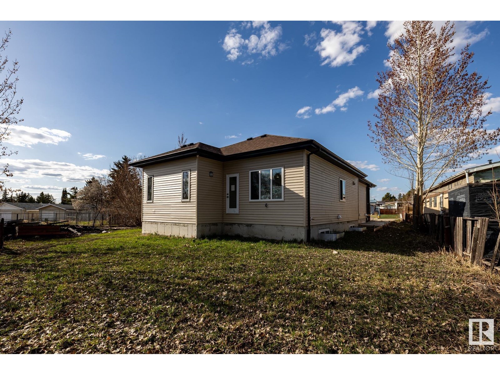 Property at 224 LEE RIDGE RD NW image 2