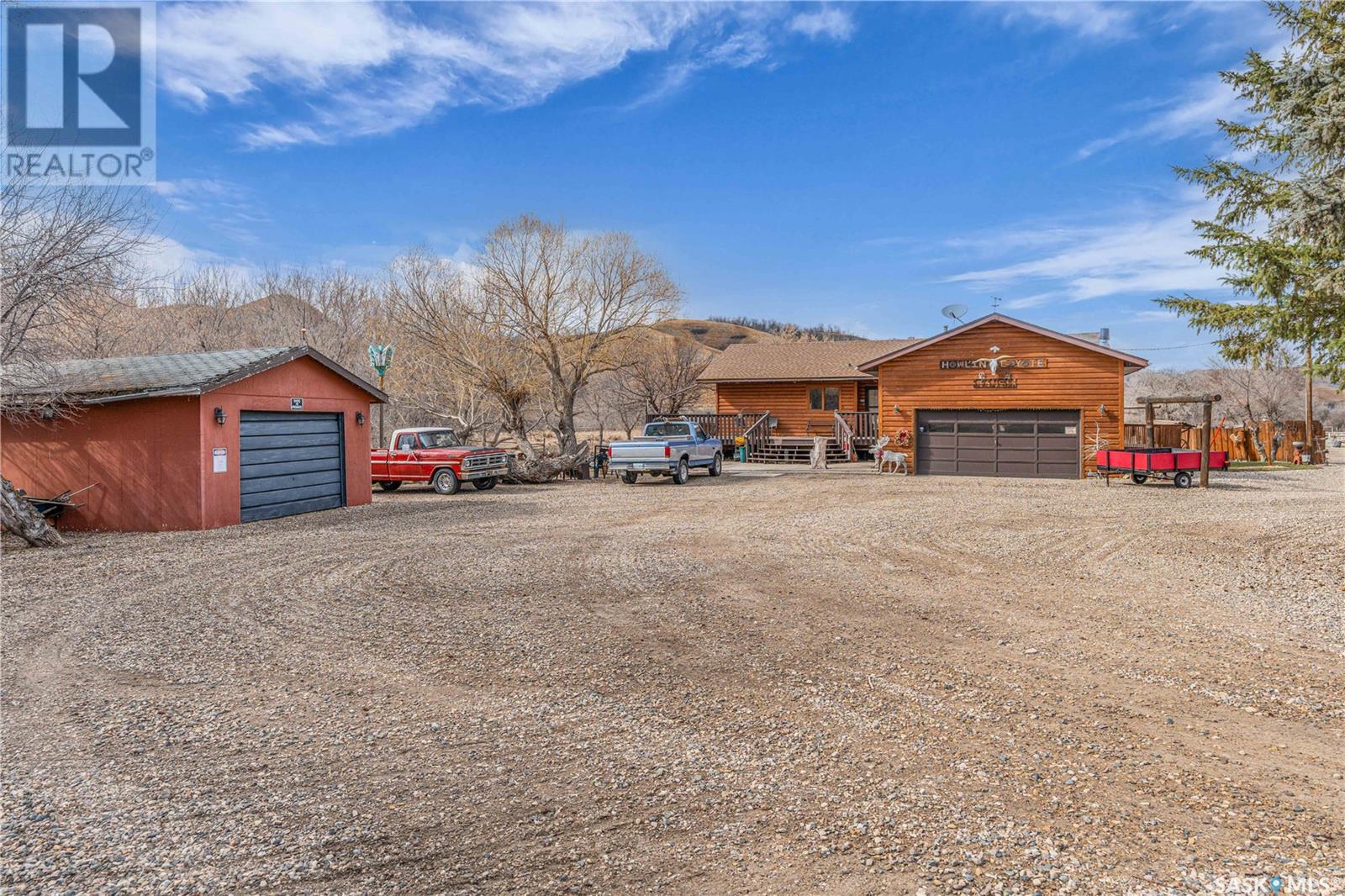 Property at Lowe Acreage image 3