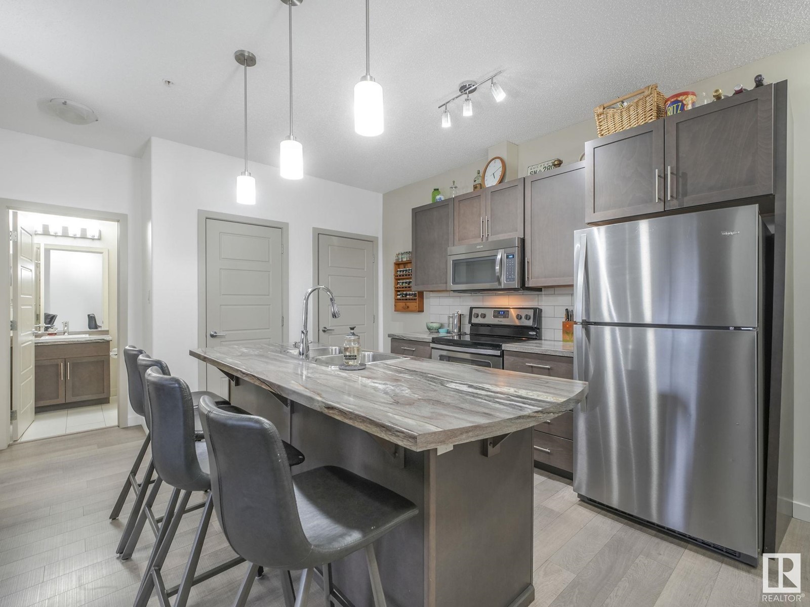 Property at #115 1004 ROSENTHAL BV NW image 3