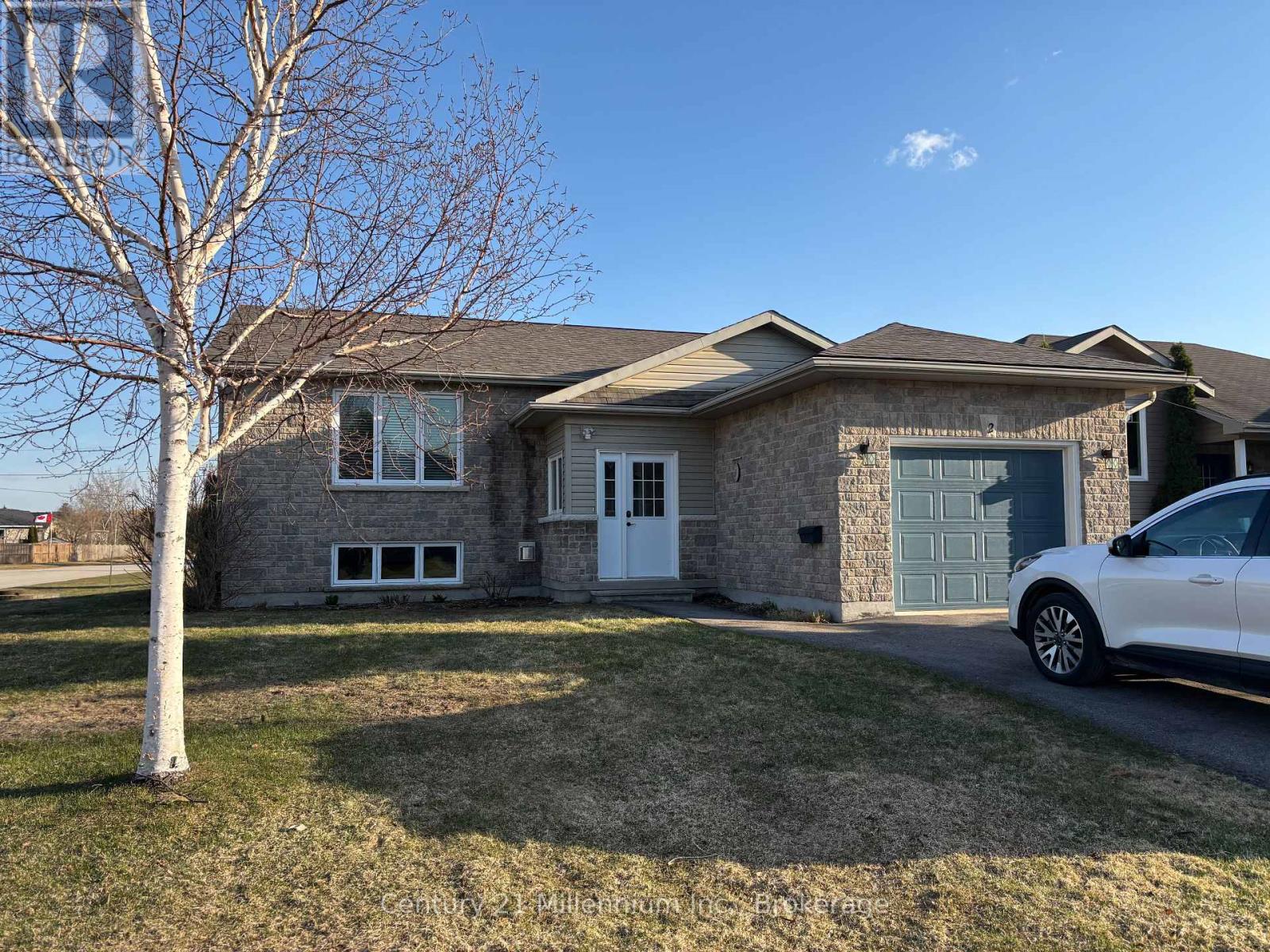 Property at 2 ST ANDREWS DRIVE image 2