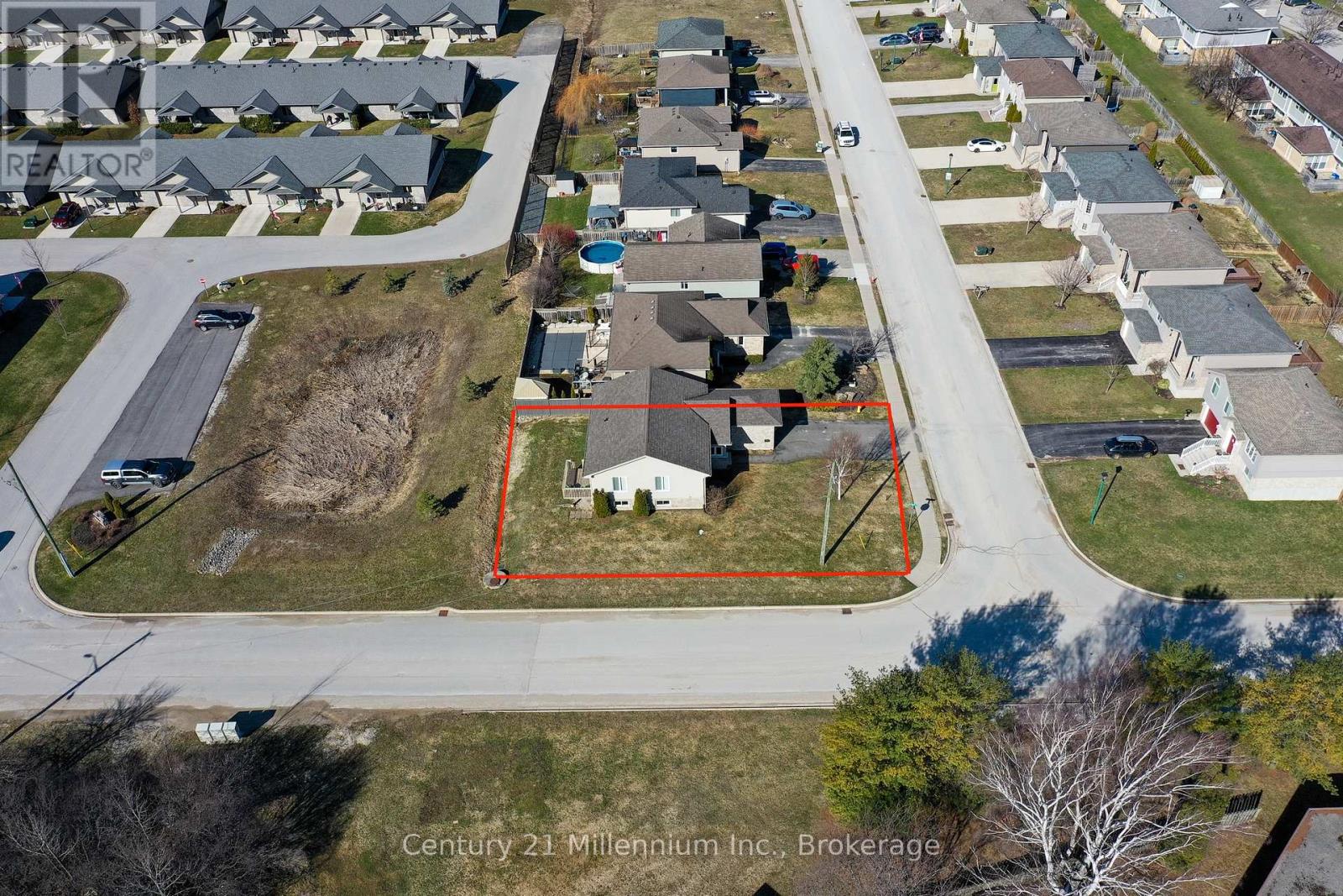 Property at 2 ST ANDREWS DRIVE image 4
