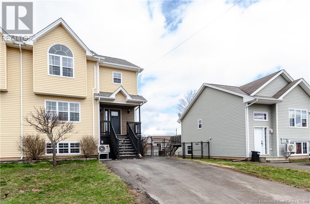 Property at 45 Trellis Court image 2