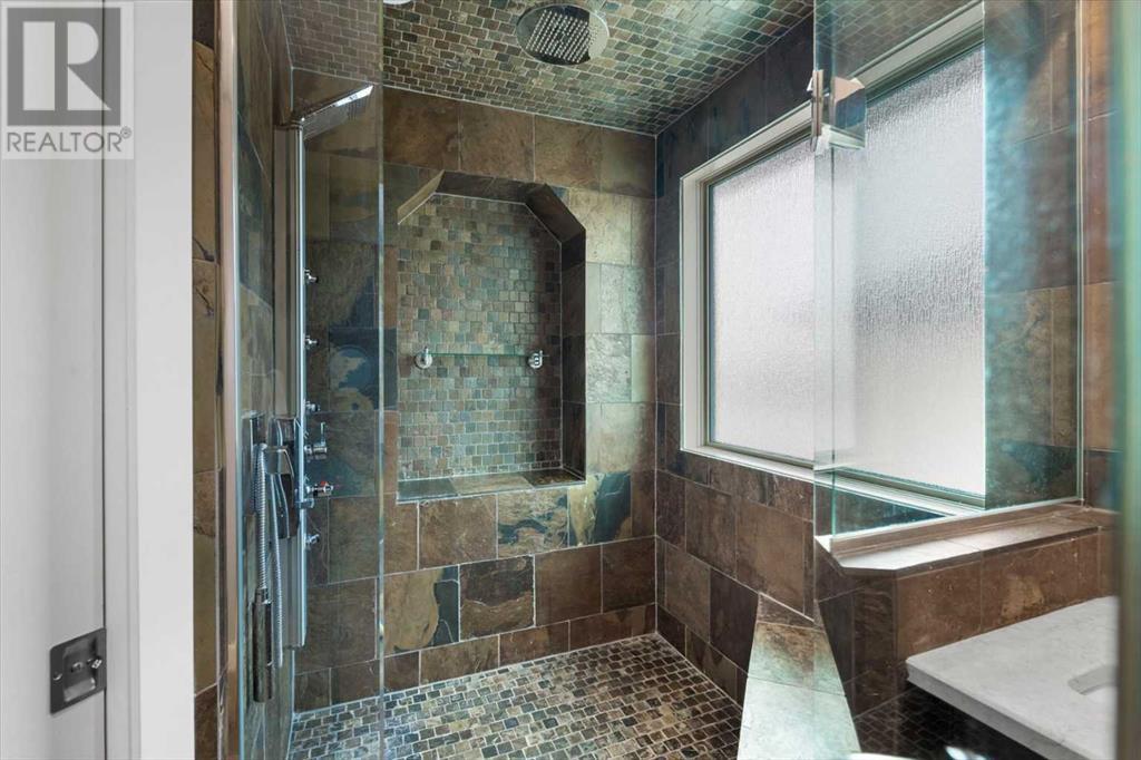 7 Valley Creek Bay Nw, Calgary, Alberta  T3B 5V2 - Photo 33 - A2213901