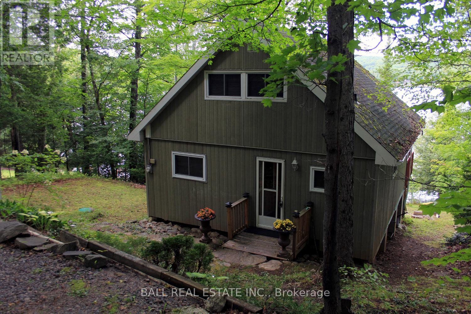 Property at 277 W DIAMOND LAKE ROAD image 2