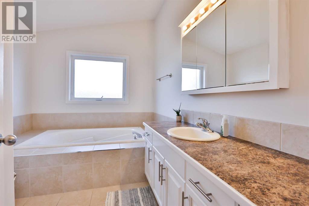 484 Heritage Boulevard W, Lethbridge, Alberta  T1K 7V9 - Photo 24 - A2213918