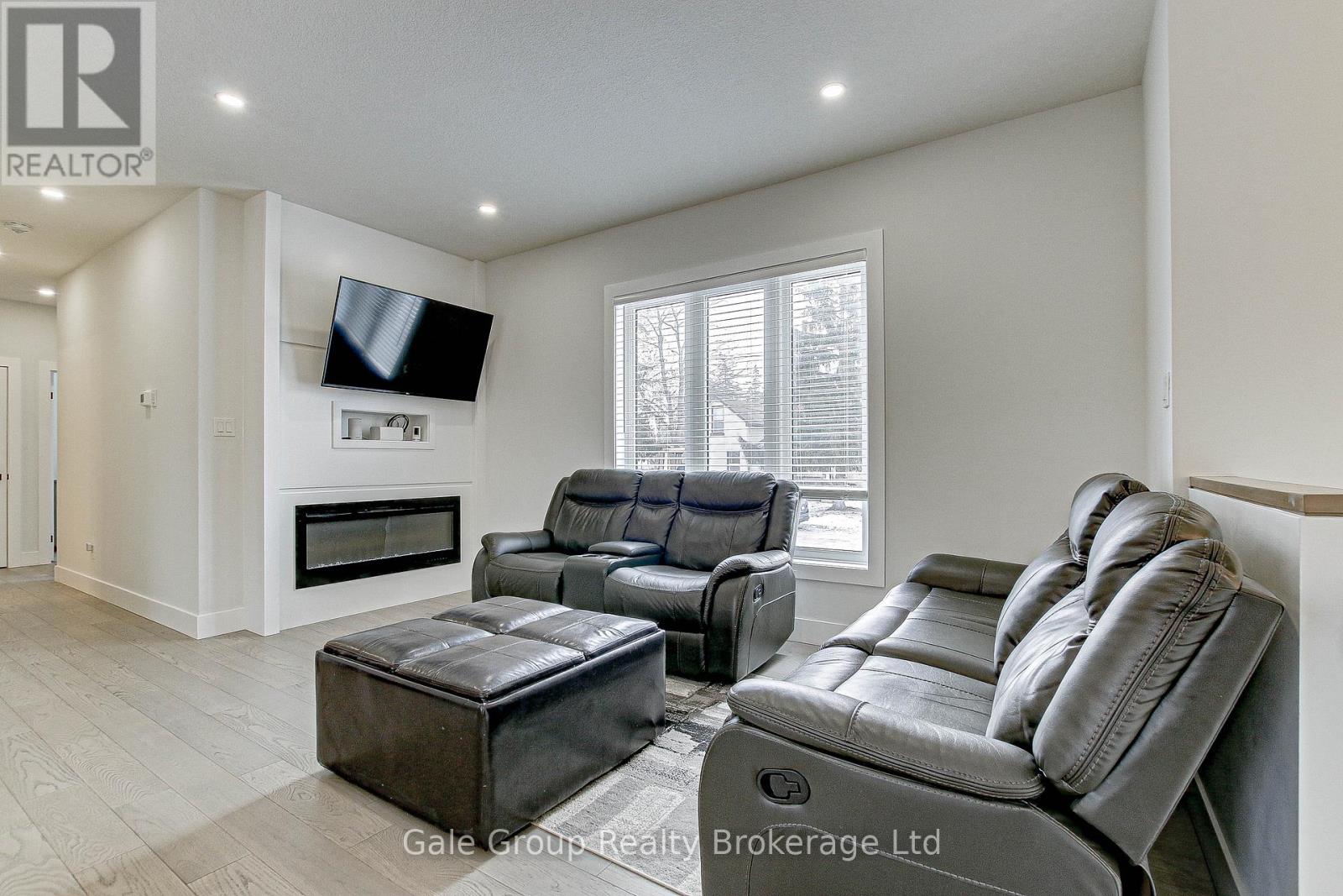 Property at 95 HENRY STREET image 4
