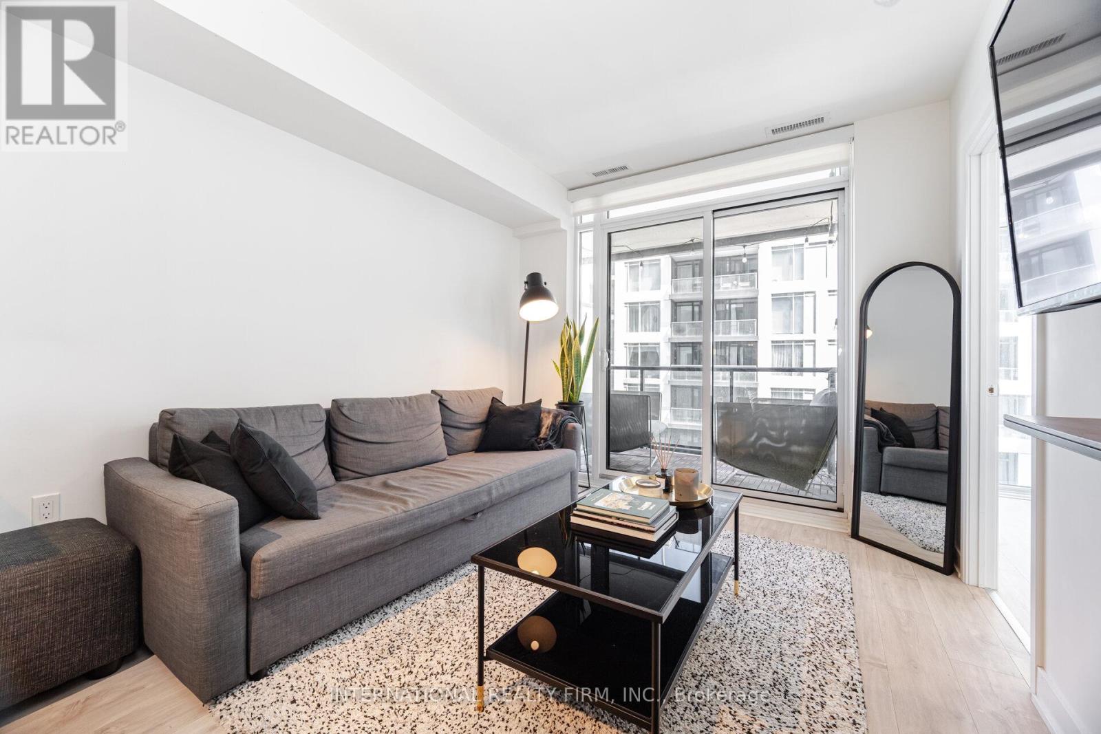 1012 - 27 Bathurst Street, Toronto, Ontario  M5V 2P1 - Photo 11 - C12104385