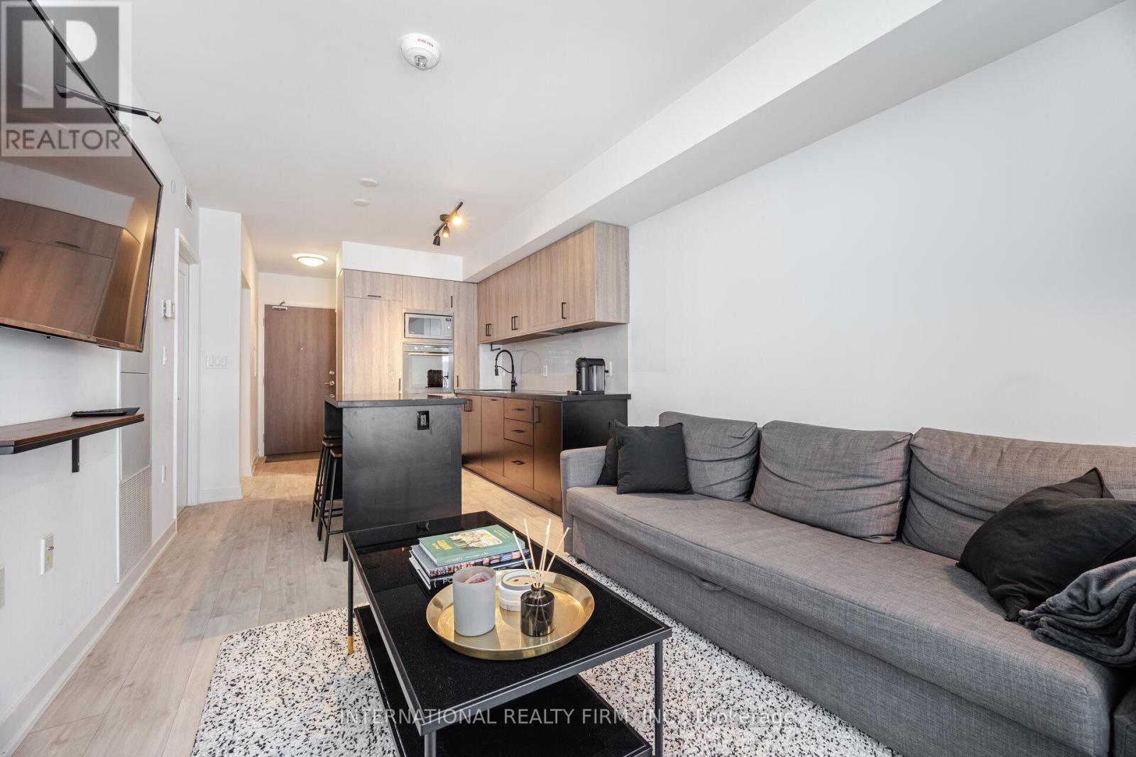 1012 - 27 Bathurst Street, Toronto, Ontario  M5V 2P1 - Photo 12 - C12104385