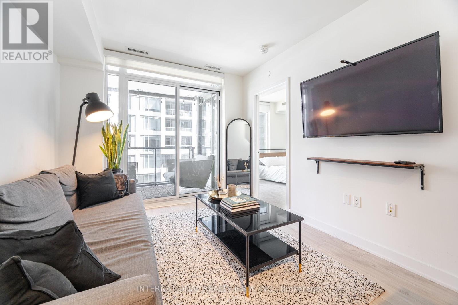 1012 - 27 Bathurst Street, Toronto, Ontario  M5V 2P1 - Photo 15 - C12104385