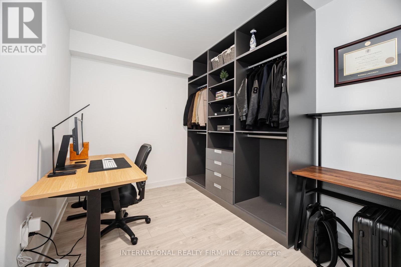 1012 - 27 Bathurst Street, Toronto, Ontario  M5V 2P1 - Photo 21 - C12104385