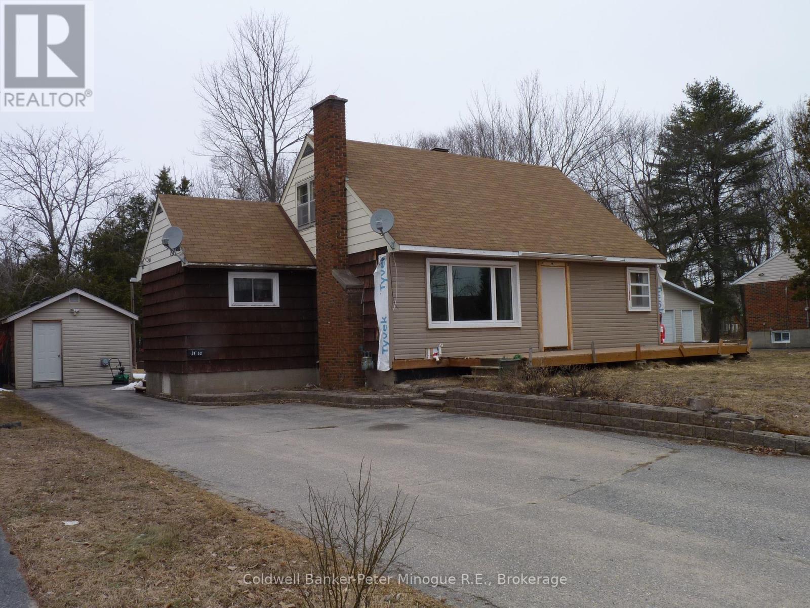 Property at 2452 QUEENSWAY ROAD image 4