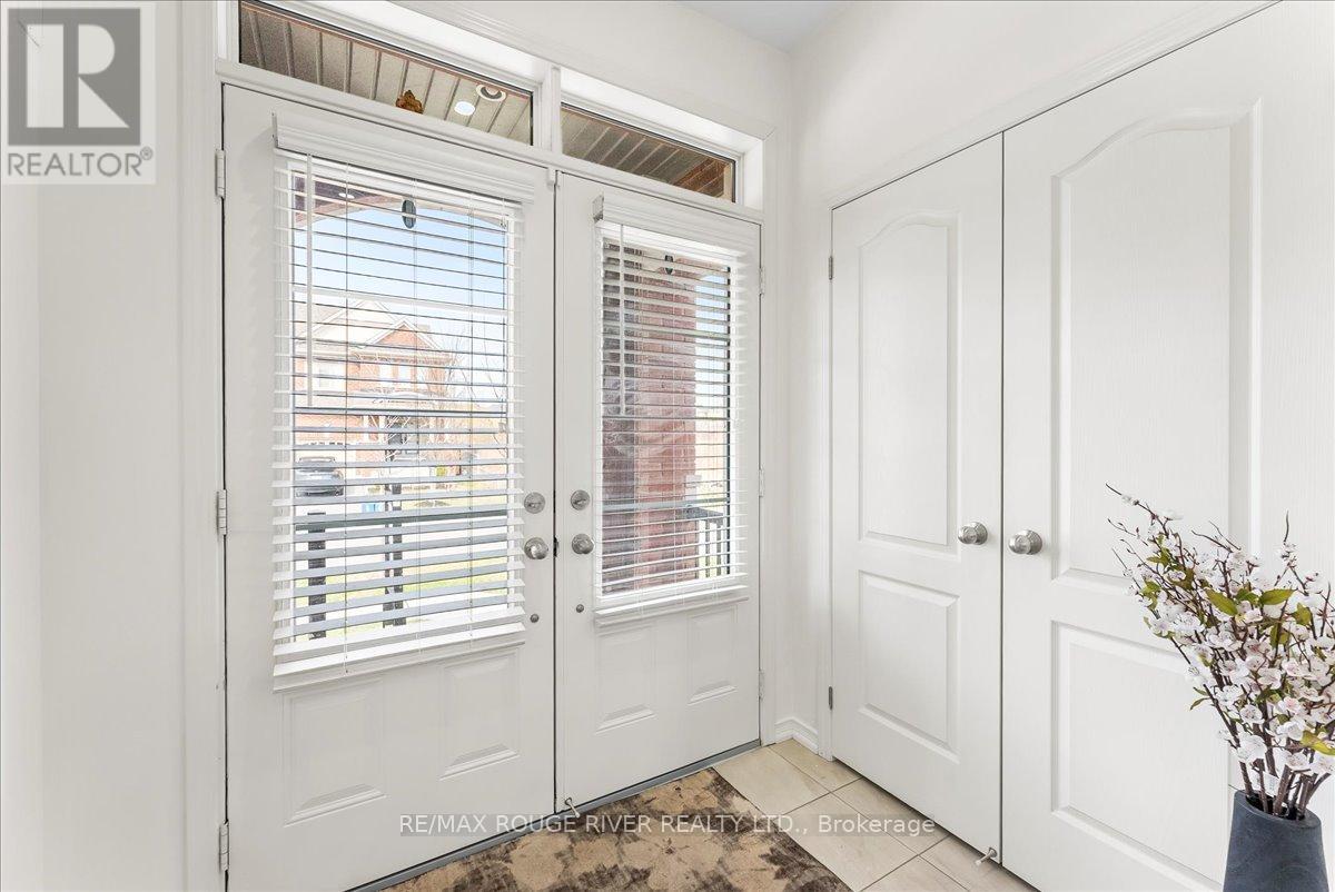 Property at 2560 BANDSMAN CRESCENT image 4