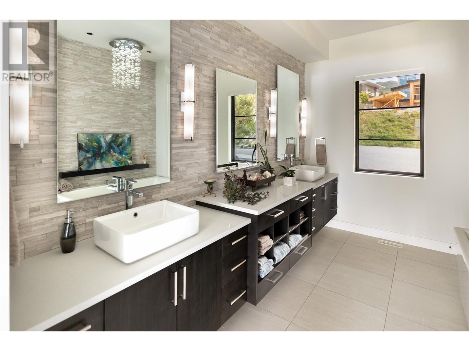 Property at 447 Swan Drive image 3