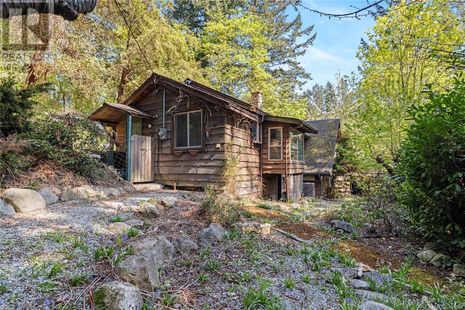 Property at 297 Churchill Rd image 3