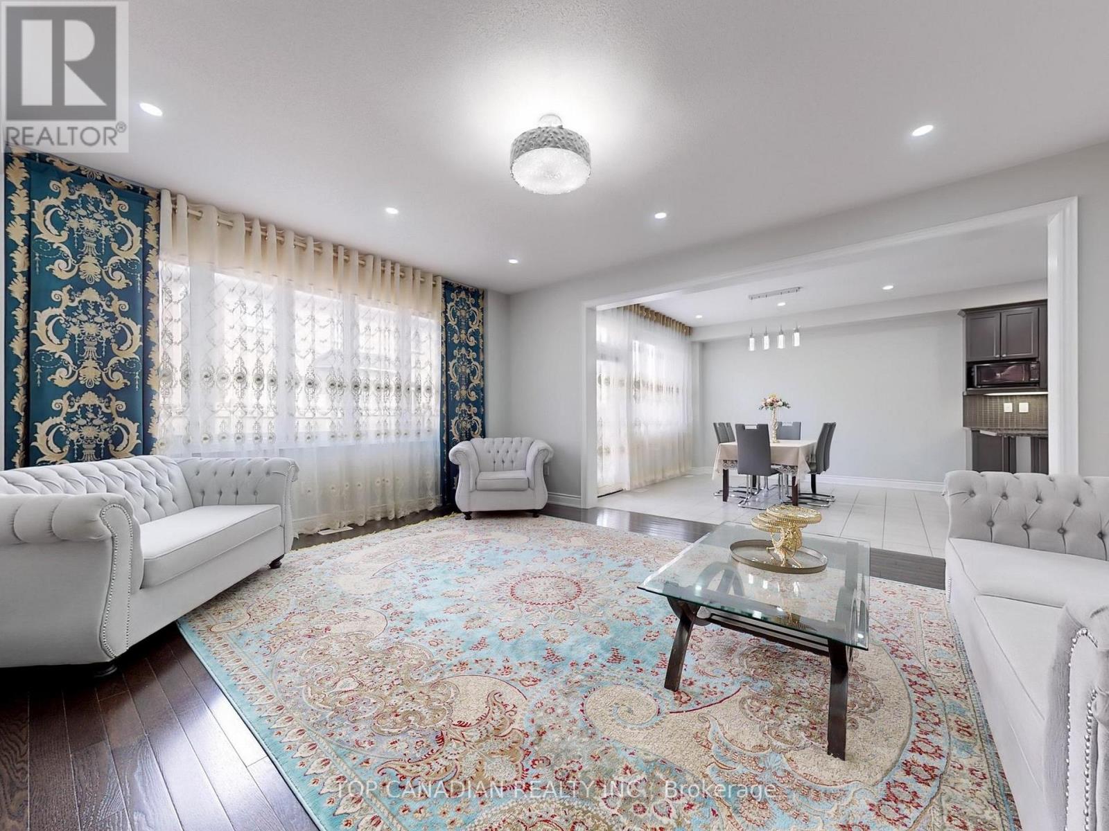 Property at 283 JOHN DAVIS GATE image 4