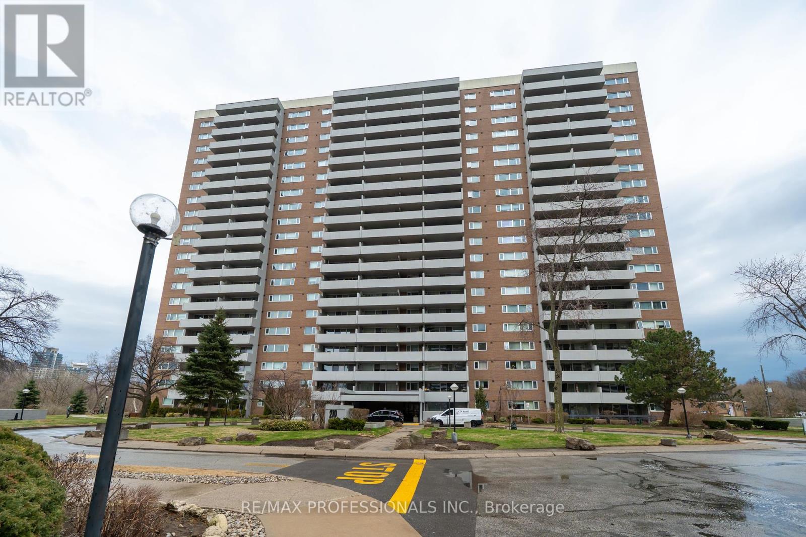 1609 - 270 SCARLETT ROAD, Toronto, Ontario