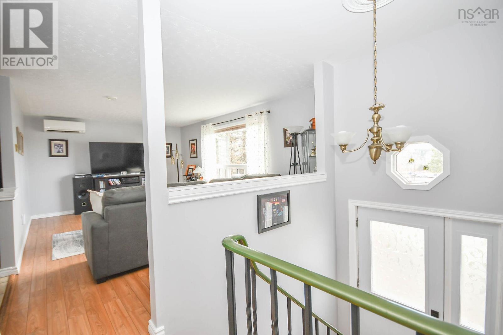 Property at 37 Hillcrest Avenue image 5