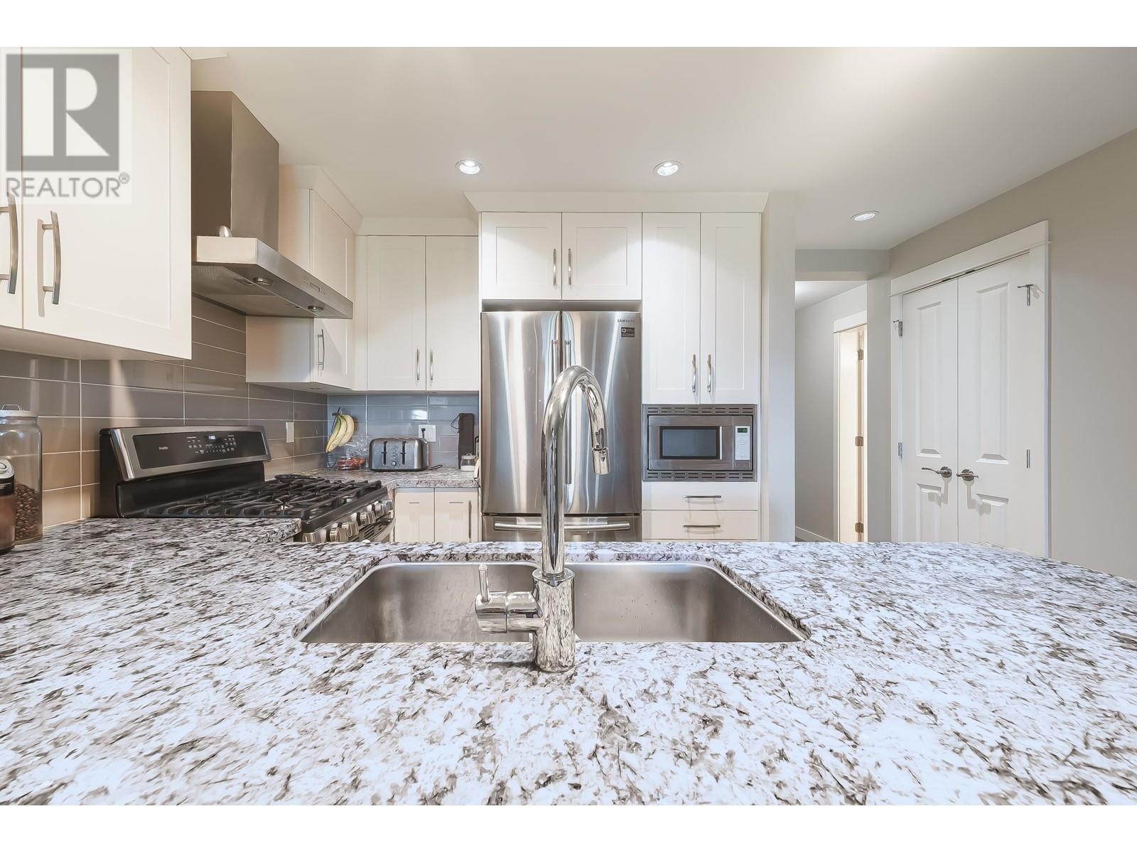 207 4977 Springs Boulevard, Tsawwassen, British Columbia  V4M 0C1 - Photo 11 - R2994329