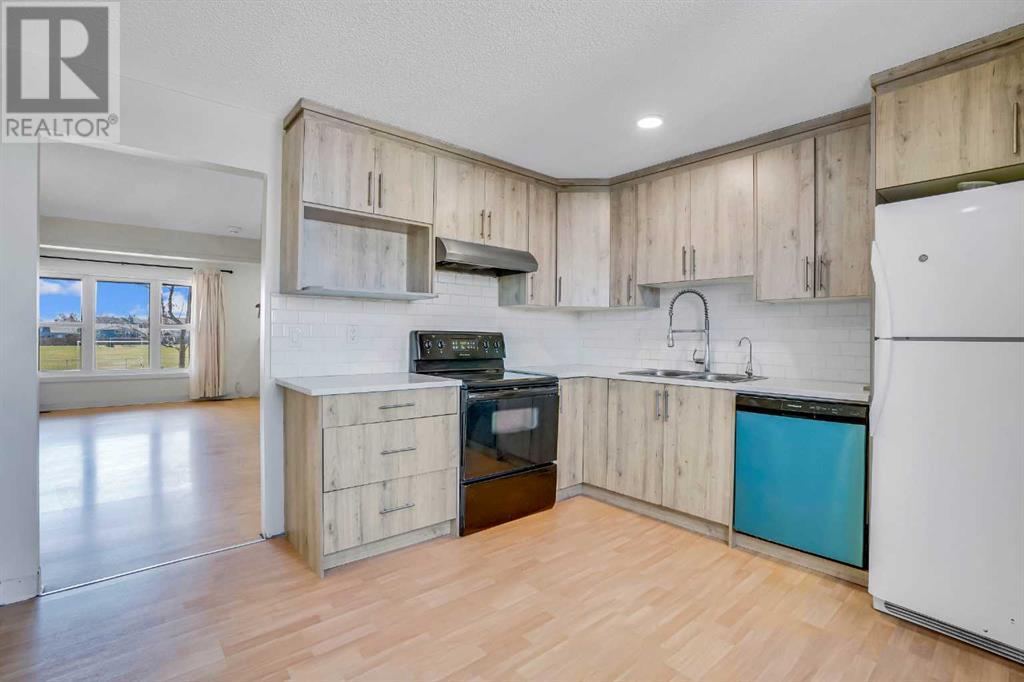 112 Castleridge Drive Ne, Calgary, Alberta  T3J 1Y8 - Photo 13 - A2213710