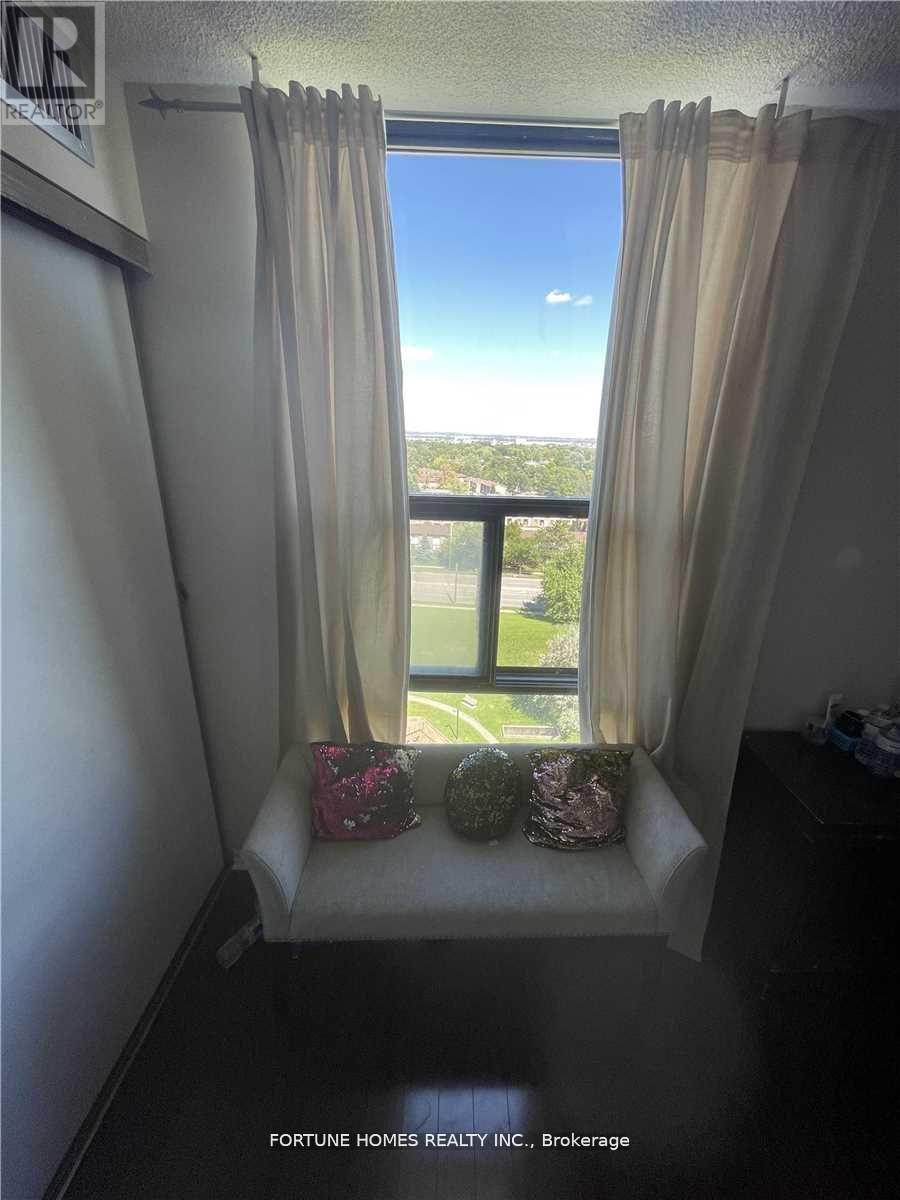 1201 - 4 Kings Cross Road, Brampton, Ontario  L6T 3X8 - Photo 7 - W12103238