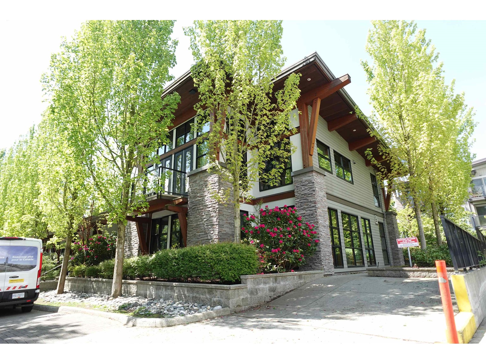210 6628 120 Street, Surrey, British Columbia  V3Z 1T7 - Photo 1 - R2993854