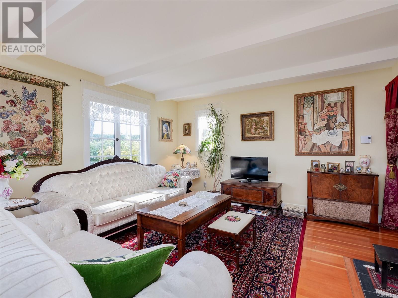 Property at 841 MANN Ave image 5