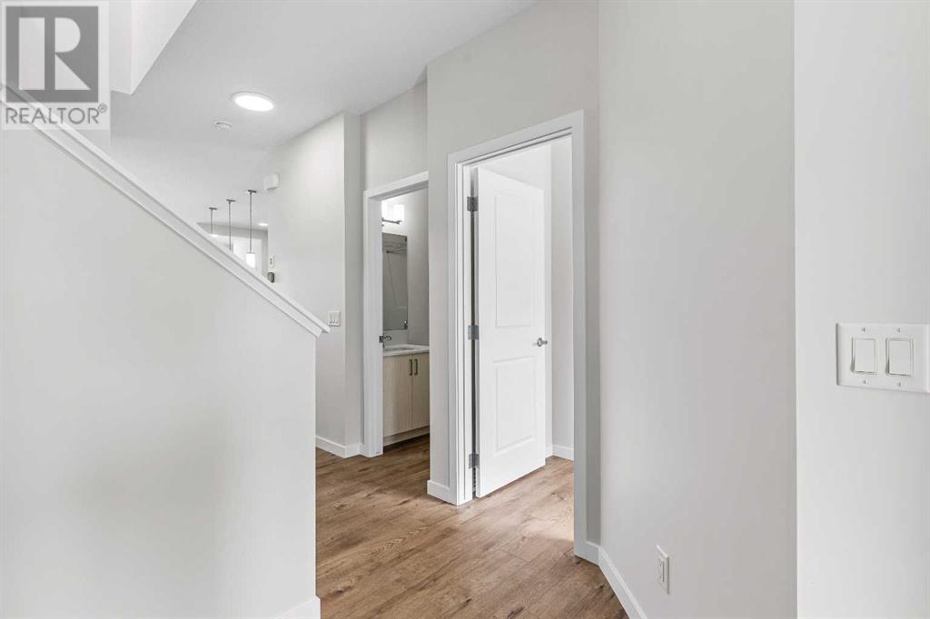 1126 Chinook Winds Circle Sw, Airdrie, Alberta  T4B 0R7 - Photo 4 - A2206339