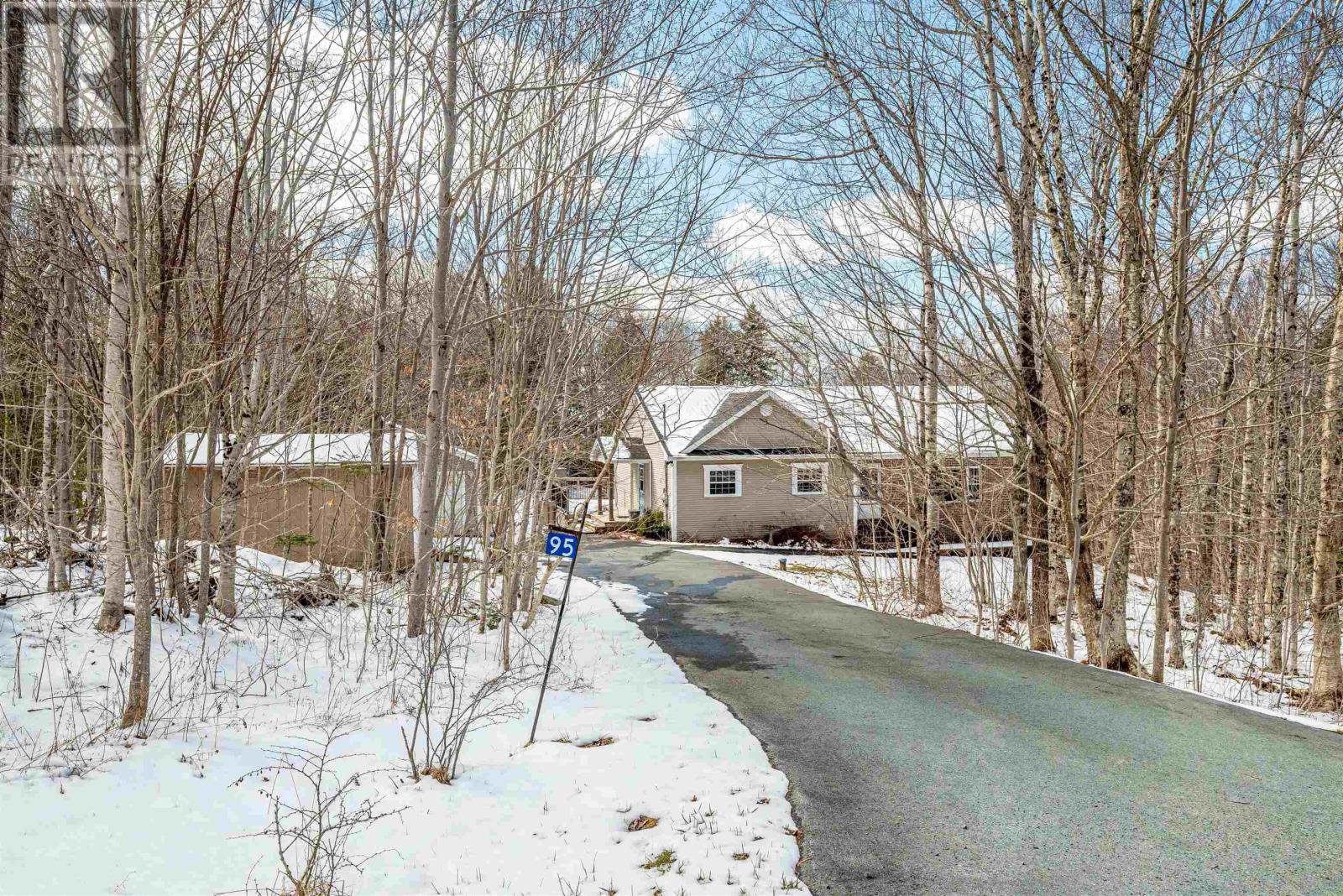 Property at 95 Birch Hill Run image 4