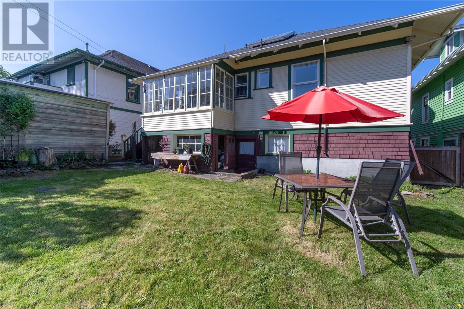 Property at 1111 Mckenzie St image 3