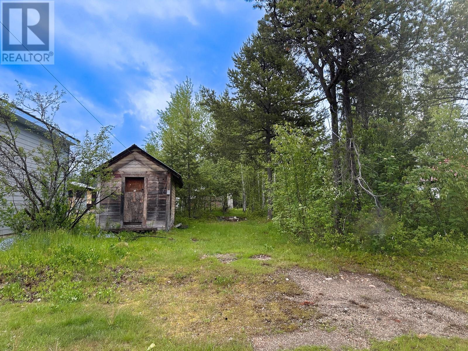 818 Spruce Street, Blue River, British Columbia  V0E 1J0 - Photo 1 - 10345044