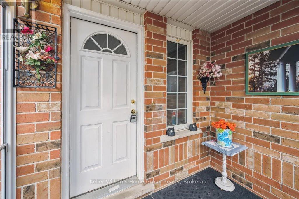 Property at 60 CAMM CRESCENT image 5