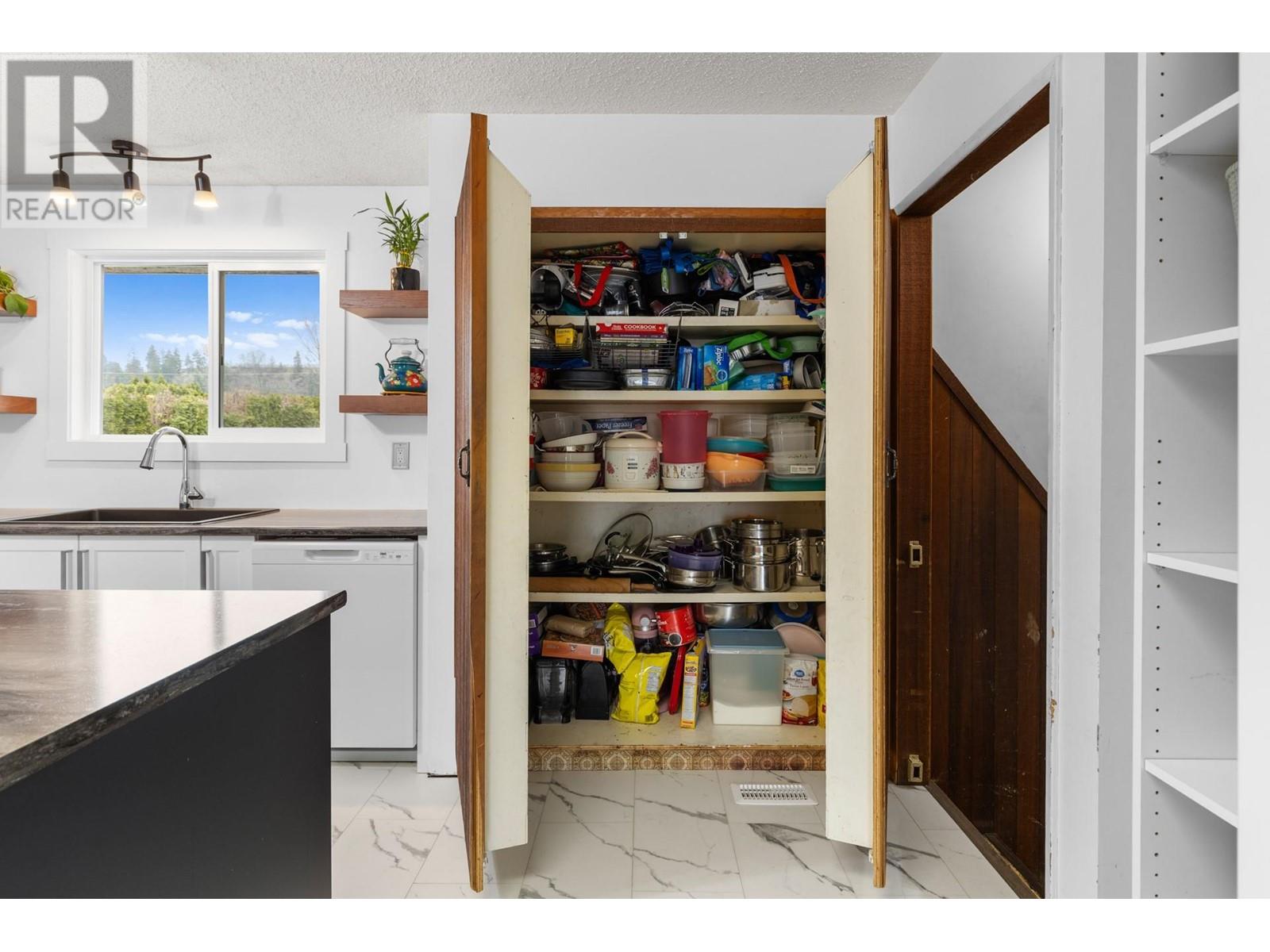 955 Hickory Road, Kelowna, British Columbia  V1X 4K8 - Photo 6 - 10341061
