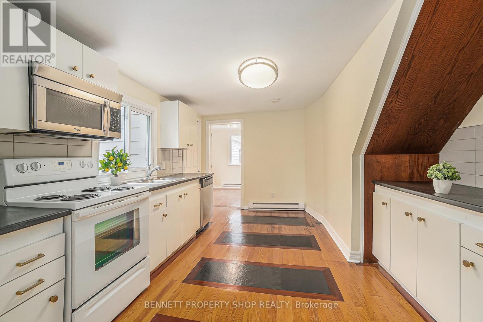 Property at 978 ADMIRAL AVENUE image 3