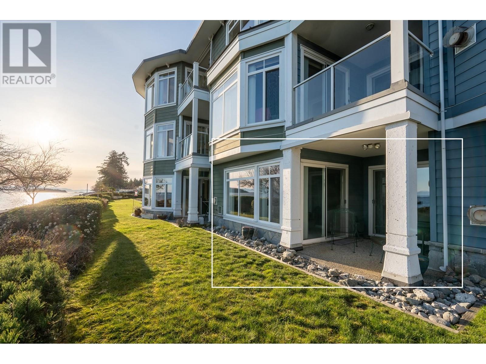 102 5470 Inlet Avenue, Sechelt, British Columbia  V7Z 0H4 - Photo 2 - R2979941