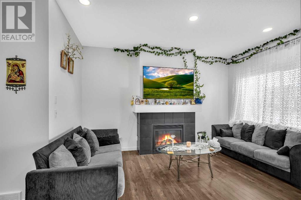 3 Copperpond Landing Se, Calgary, Alberta  T2Z 1G6 - Photo 17 - A2210490