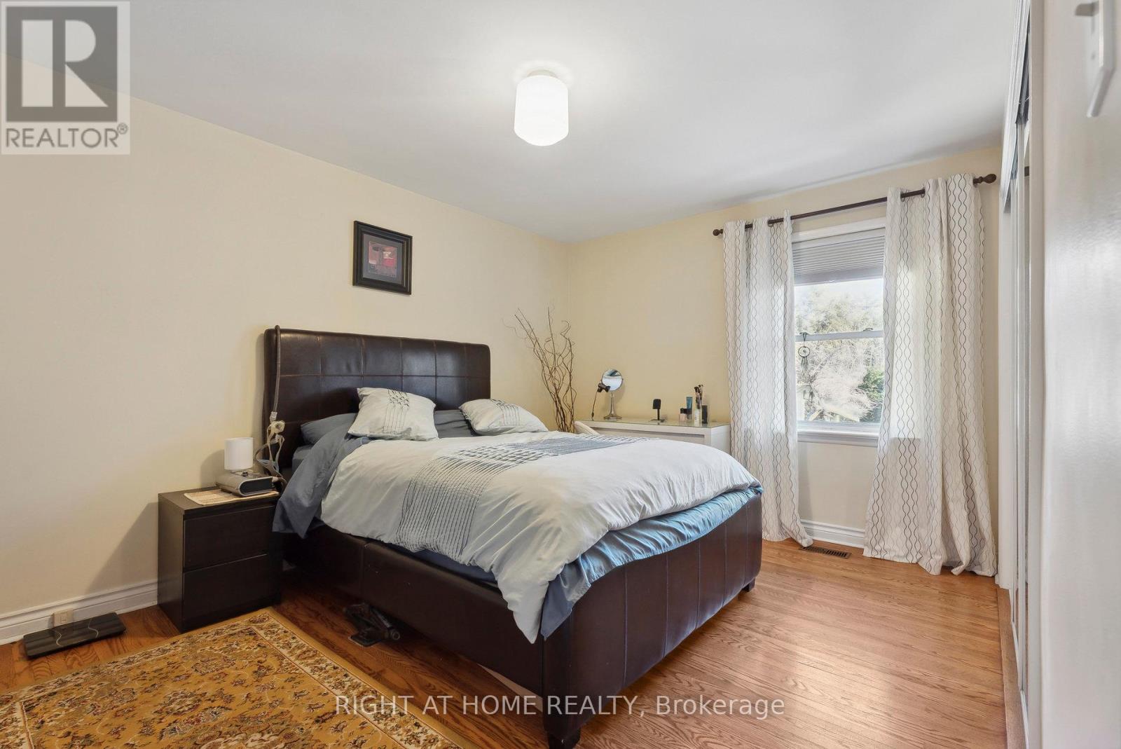 285 Lennox Avenue, Richmond Hill, Ontario  L4C 2A4 - Photo 12 - N12104461