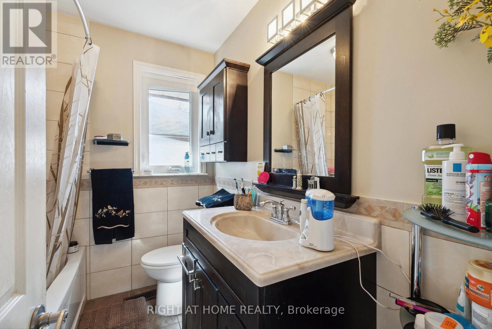 285 Lennox Avenue, Richmond Hill, Ontario  L4C 2A4 - Photo 8 - N12104461