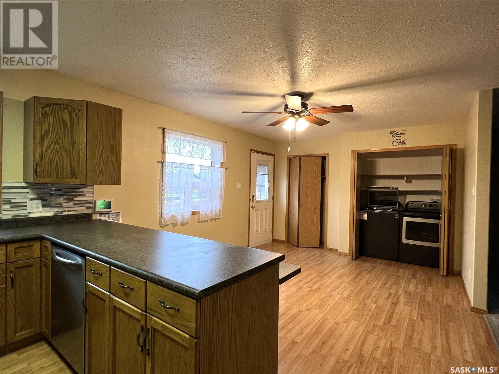 30 Marion Crescent, Meadow Lake, Saskatchewan  S9X 1B7 - Photo 5 - SK982892