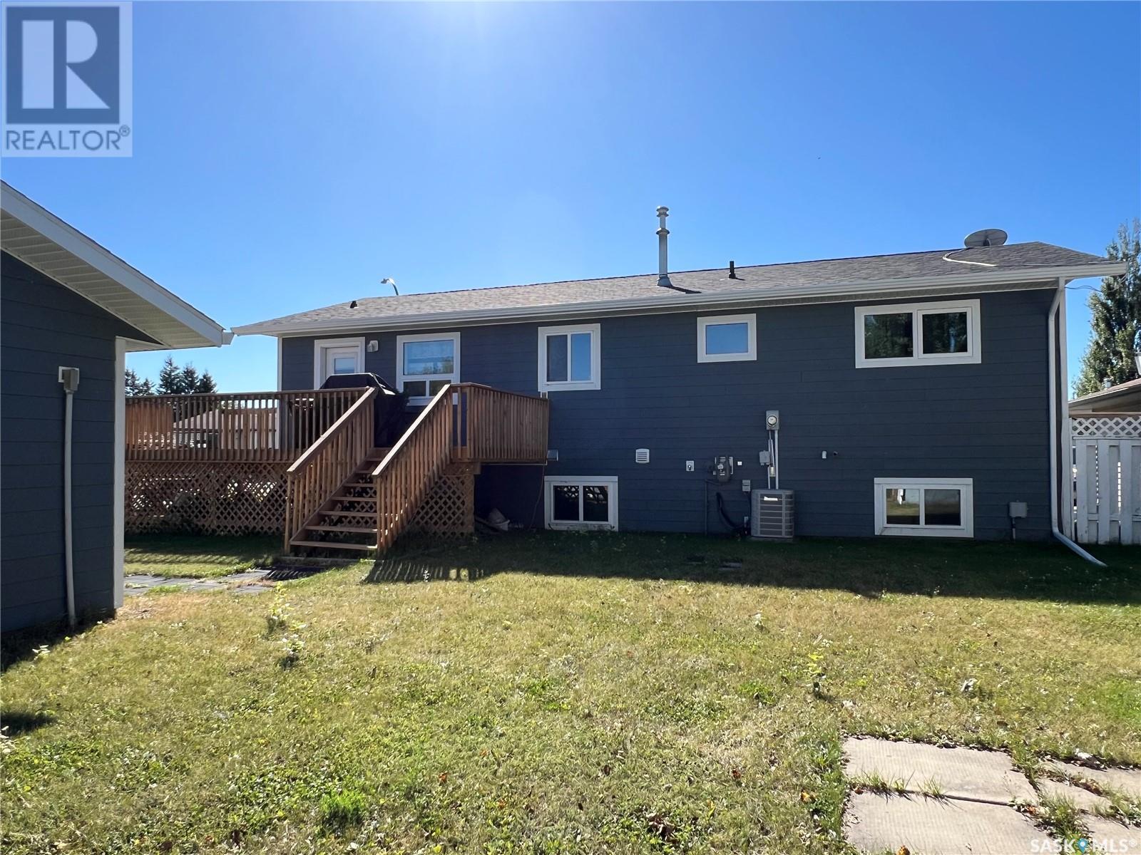 30 Marion Crescent, Meadow Lake, Saskatchewan  S9X 1B7 - Photo 3 - SK982892