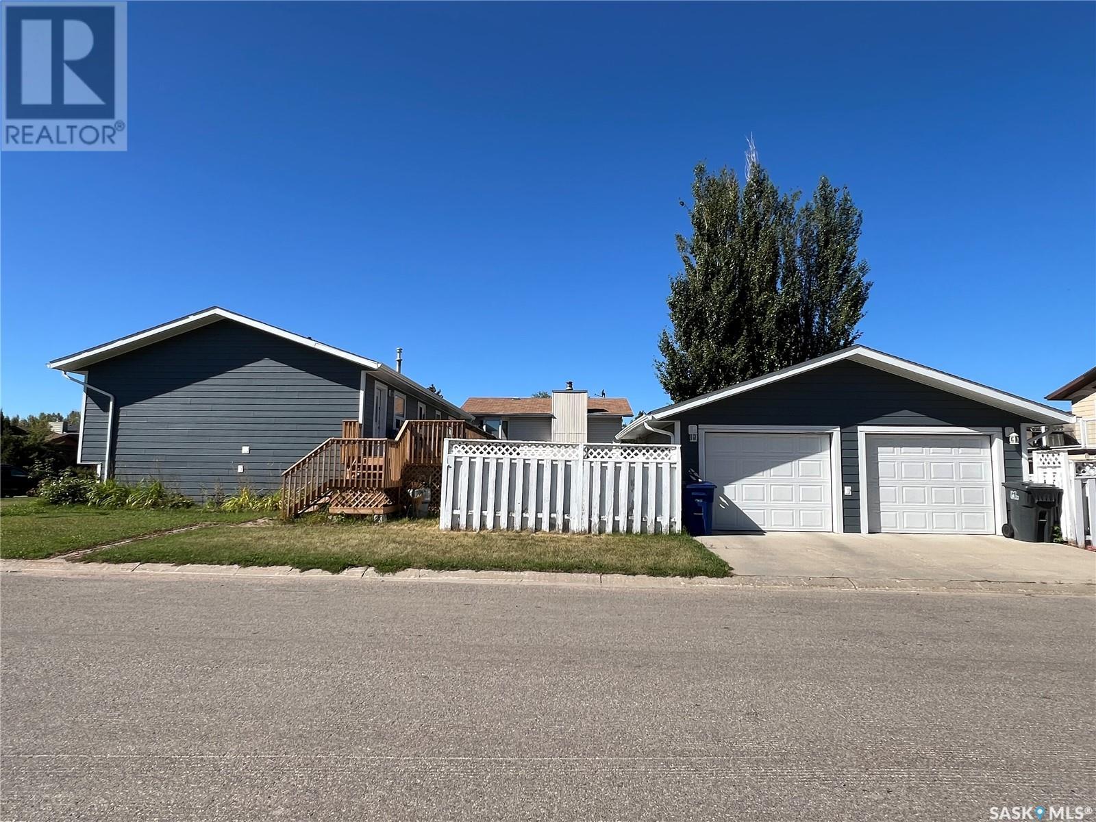 30 Marion Crescent, Meadow Lake, Saskatchewan  S9X 1B7 - Photo 2 - SK982892