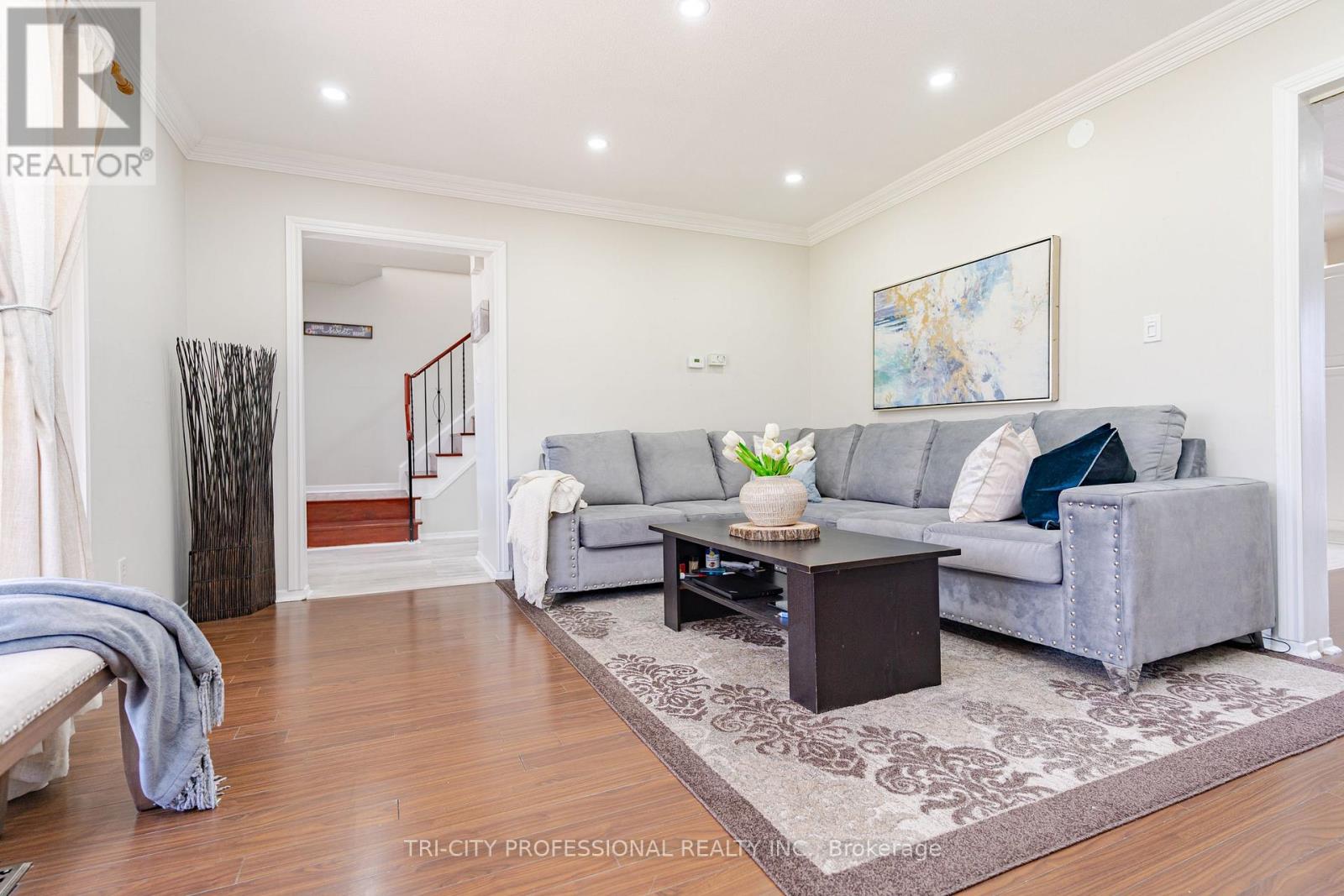 111 Dearbourne Boulevard, Brampton, Ontario  L6T 1J8 - Photo 8 - W12104522