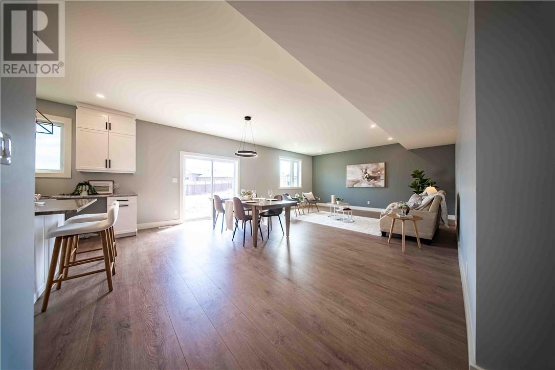 Property at 35 Noah Court image 4