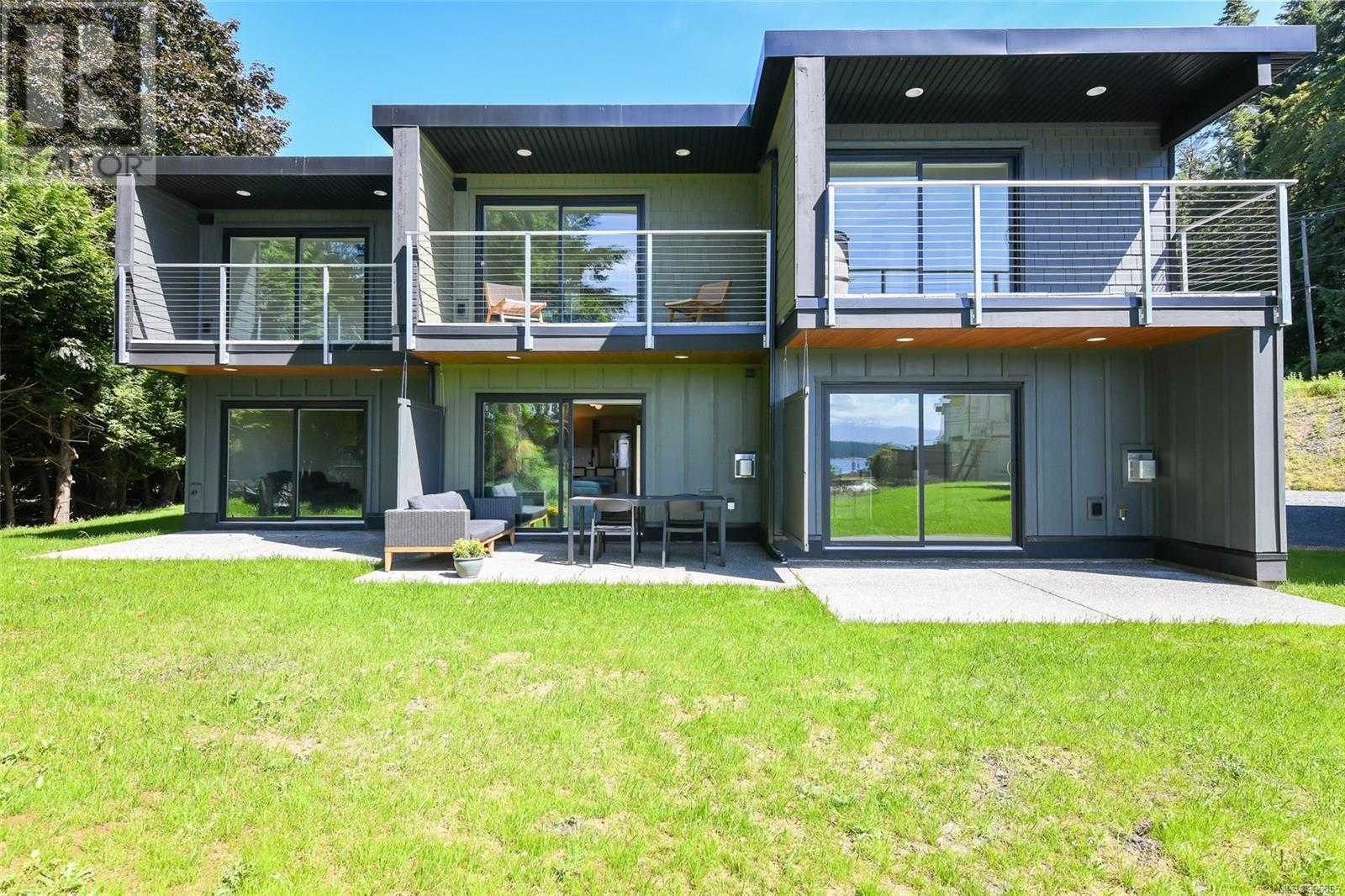 211 4305 Shingle Spit Rd, Hornby Island, British Columbia