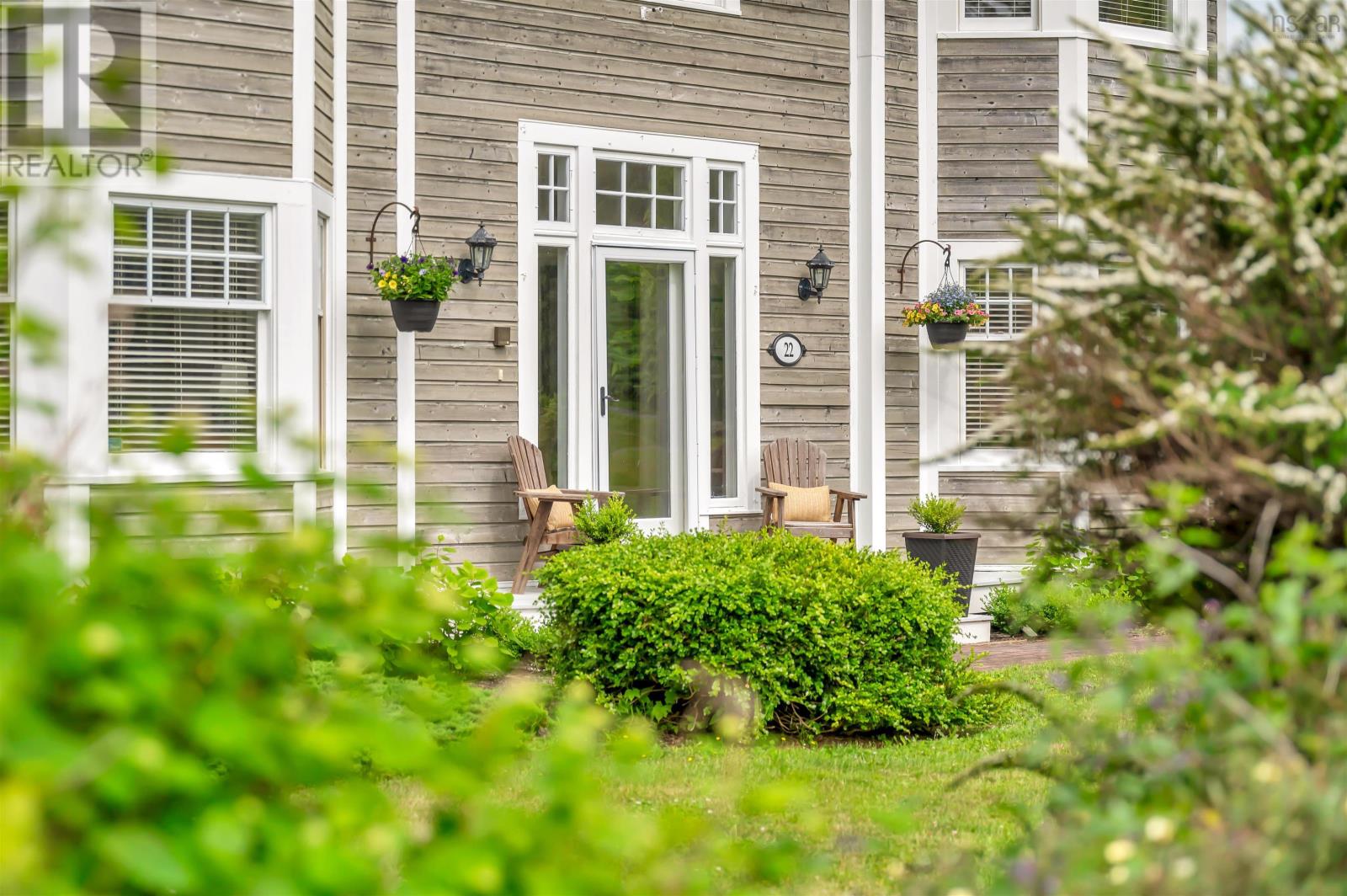 Property at 22 Foxberry Hill image 4